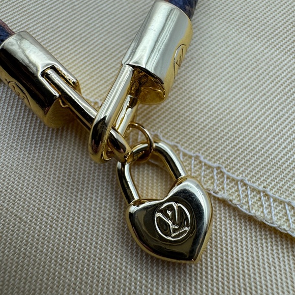 New Heart Charm Canvas-Leather Bracelet Gold Hardware Box &  Dust Bag Included - Picture 14 of 16